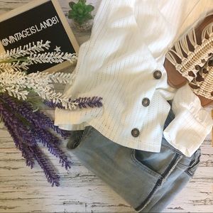 ⚡️4 for $25 White crochet style cropped cardigan